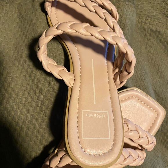 Dolce Vita cream flat sandals. Barely worn. - Picture 4 of 4